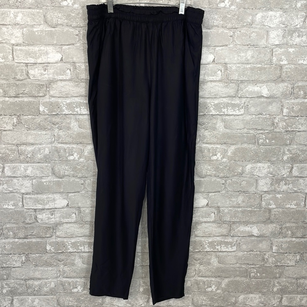 Divided Black Pull on Pant